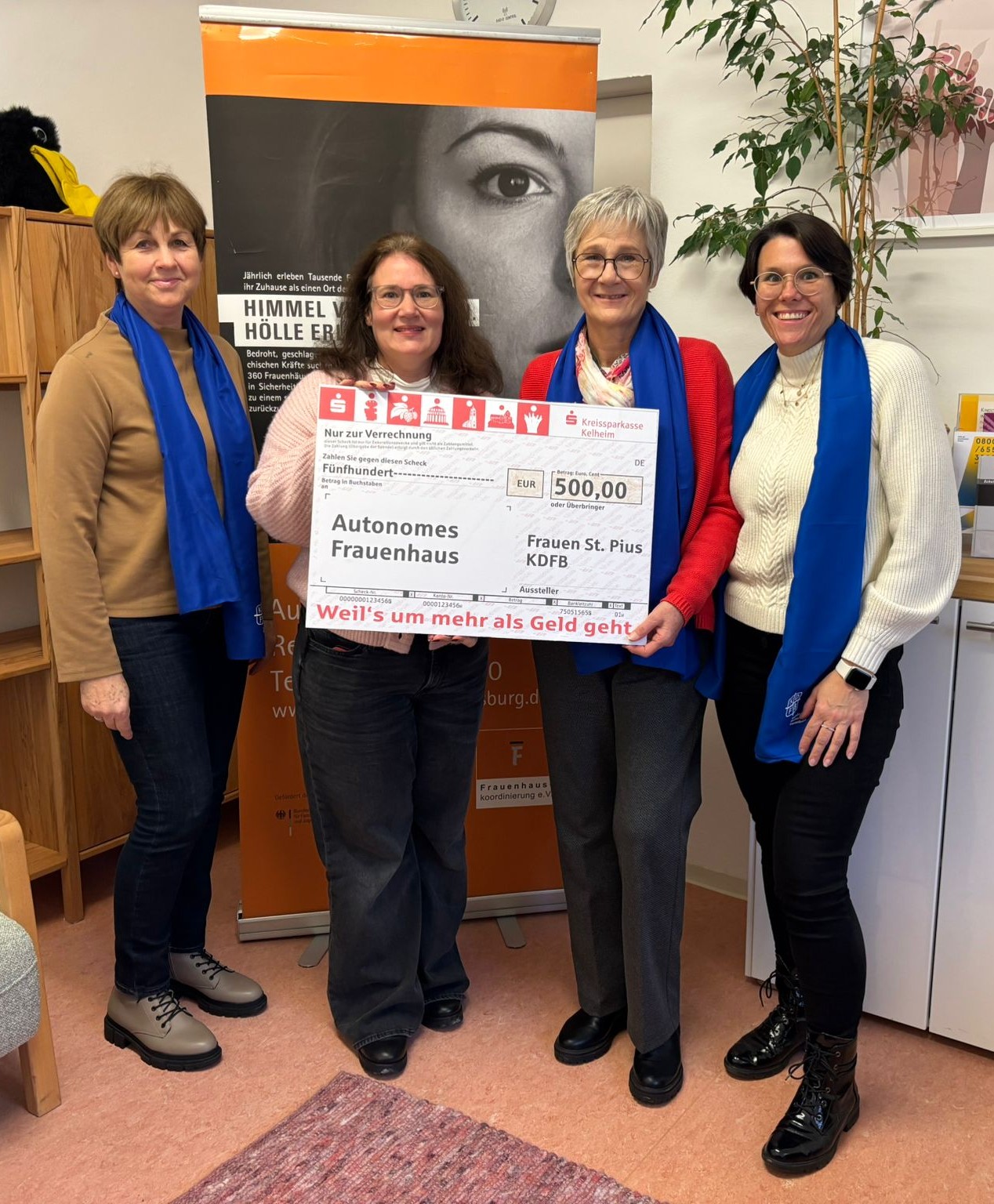 2025_Spende_Frauenhaus_3.jpg  